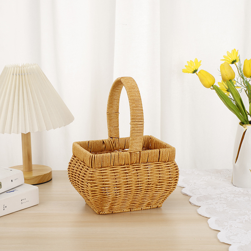 New simple and retro hand-woven basket, eco-friendly grocery shopping basket, household plant hand-woven basket Application Scenario