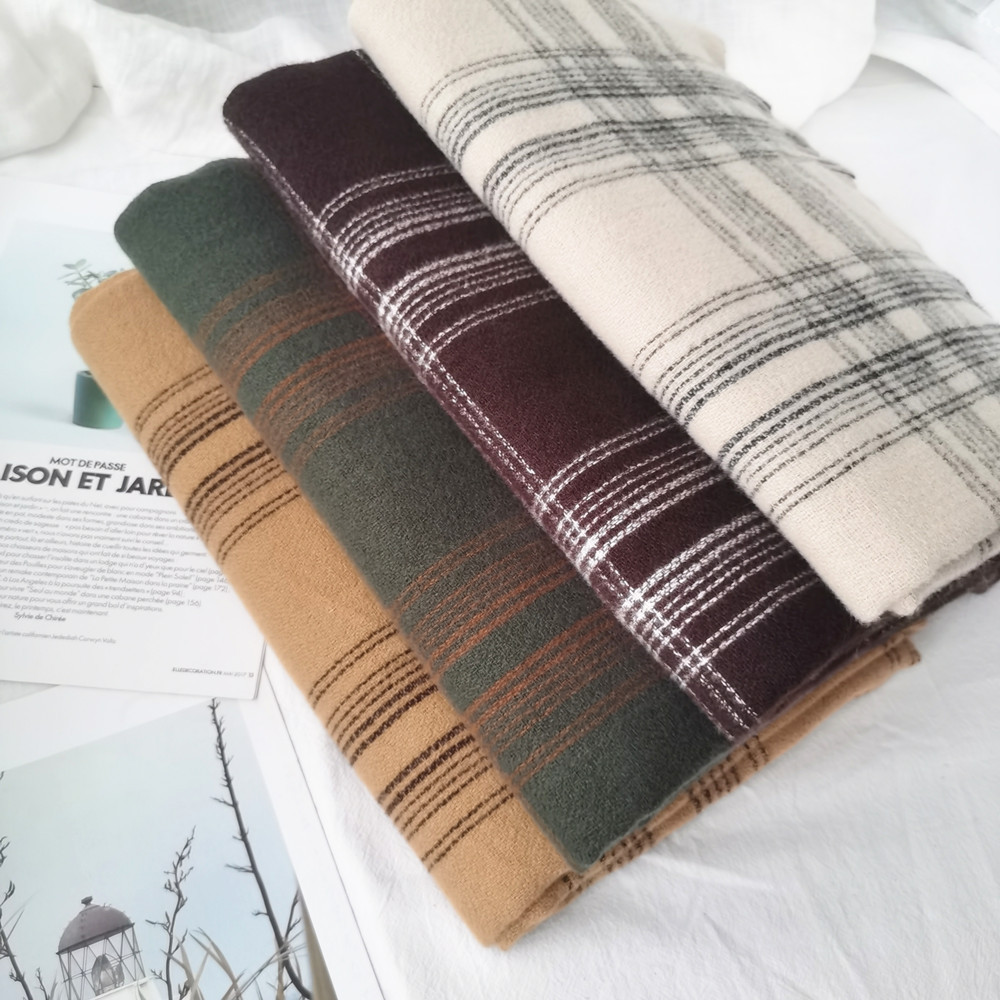 Cashmere Scarf For Women Autumn And Winter New Classic Plaid Scarf Shawl Thickened Warm Foreign Trade Scarf For Men Cross-Border Application Scenario