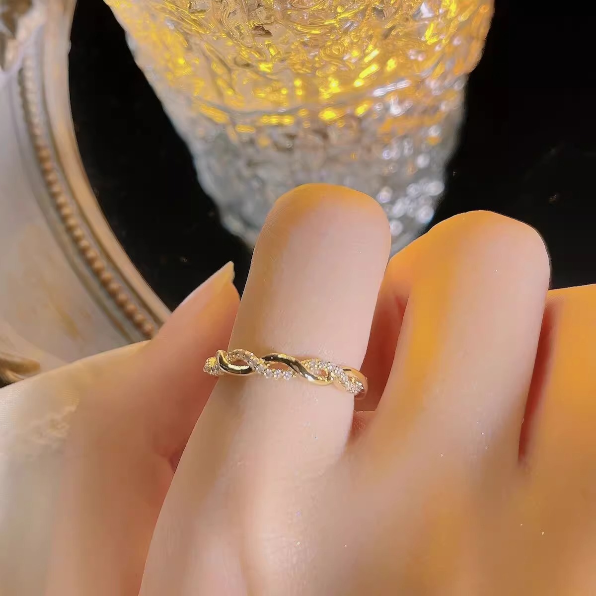 Kimoj's New Heart-Shaped Five-Pointed Star Ring Is A Fashionable, Light Luxury, Niche And Unique Instagen-Style Ring With A High-End Feel Application Scenario
