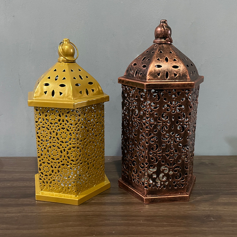 New retro ironwork hollowed-out wind lanterns, horse lanterns, Moroccan decorative items, atmosphere props, led small lanterns Application Scenario
