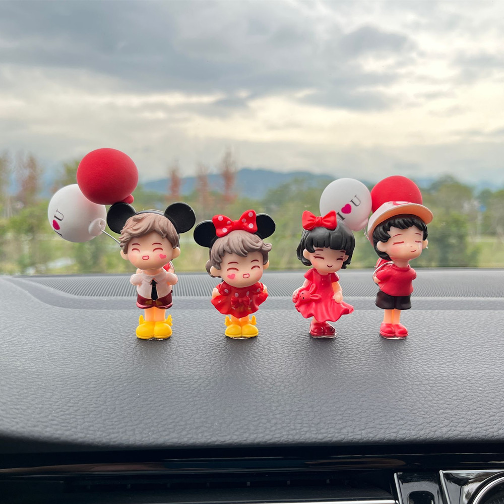 Net red car decoration wholesale car interior decoration cute kiss couple doll electric car decoration details Picture