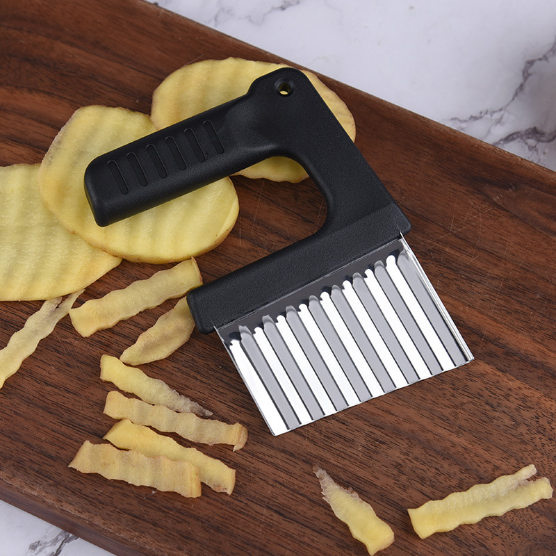 Off-The-Shelf Wave Cutter Potato Chips Melon Slices Cutting Strips Wave Knife Stainless Steel Corrugated Kitchen Gadgets Application Scenario