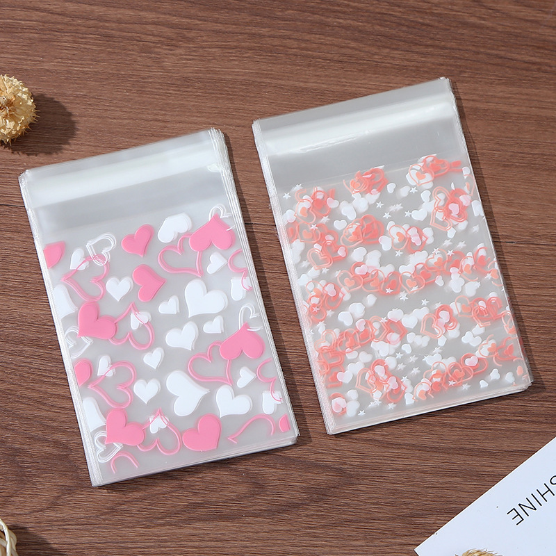 Cartoon printed opp self-adhesive bag, line puppy plastic self-sealing bag, Polaroid photo self-adhesive bag Application Scenario