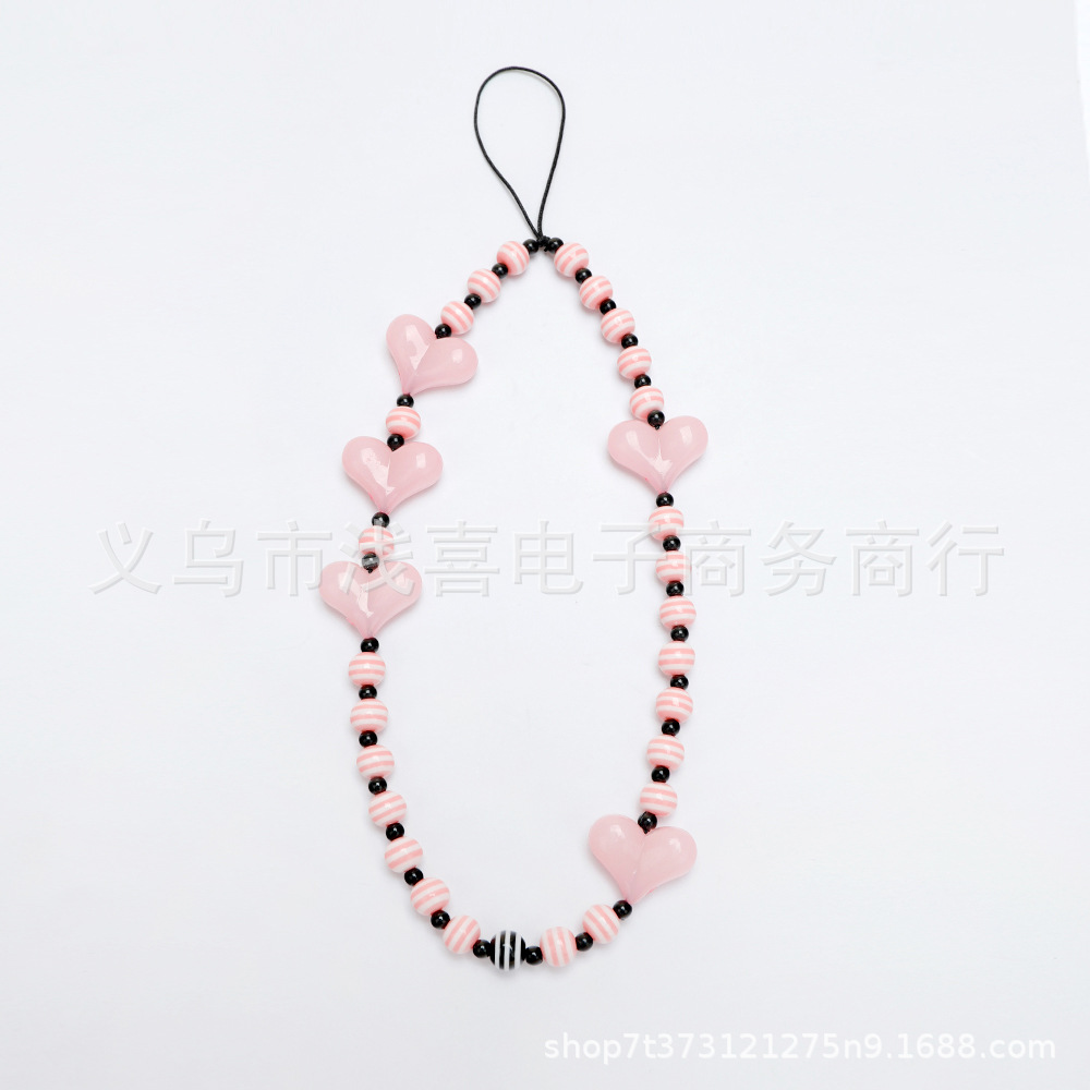 Park Chae-young's Instagram-style diy beaded pendant, heart-shaped pearl pendant, Korean version for women Application Scenario