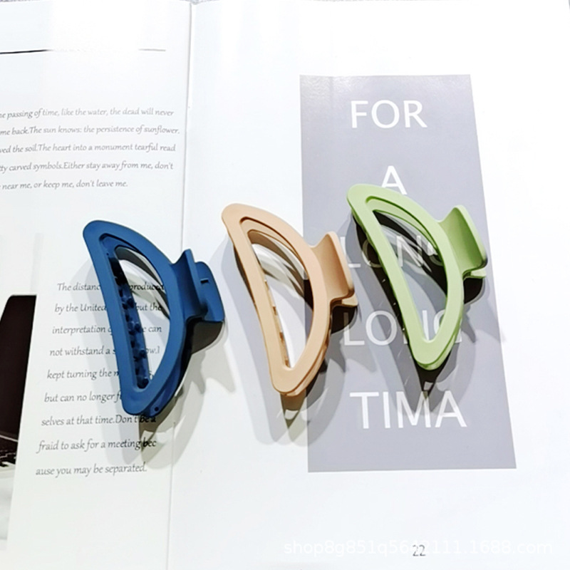 2023 Europe And The United States Four Seasons Large 8.5Cm Hair Shower Big Grab Clip Hair Clip Ponytail Clip Universal Hair Accessories Item Picture