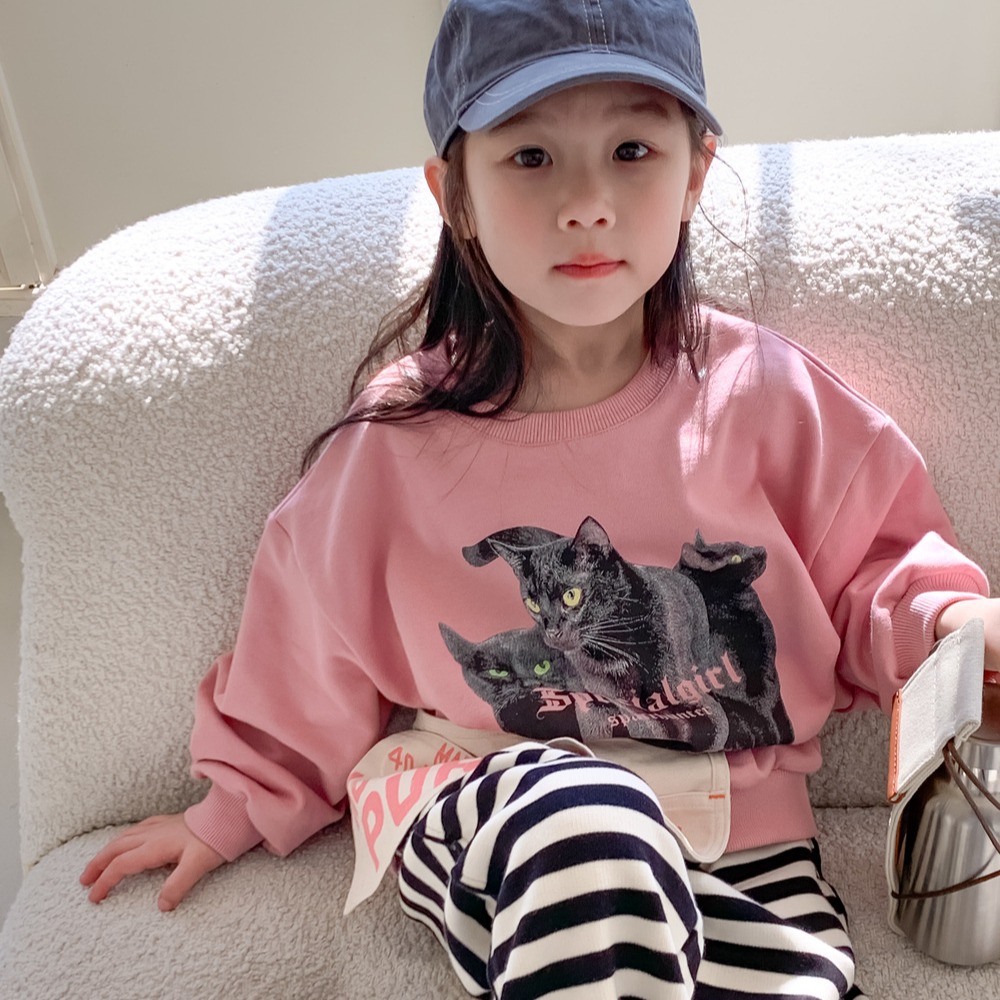 Children's hoodie 2024 Autumn collection: Korean style round neck loose cartoon hoodie for baby girls, children's casual and versatile letter top