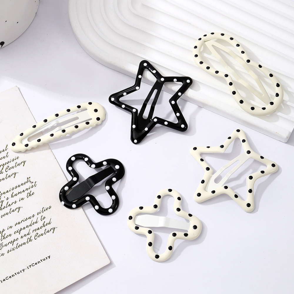 Cross-border cute polka dot five-pointed star hair clip, black and white girl cloud bangs clip, fresh and cute ins side clip hair clip Specification image
