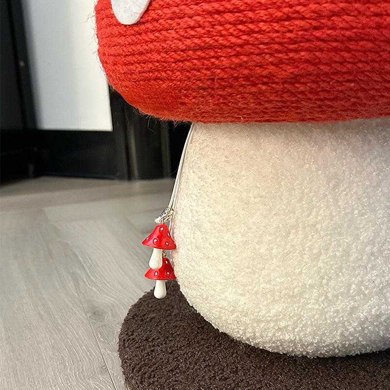 Red Mushroom cat climbing frame grab post, one piece of sisal claw cat climbing post, standing cat grab board, cat tree cat toy Application Scenario