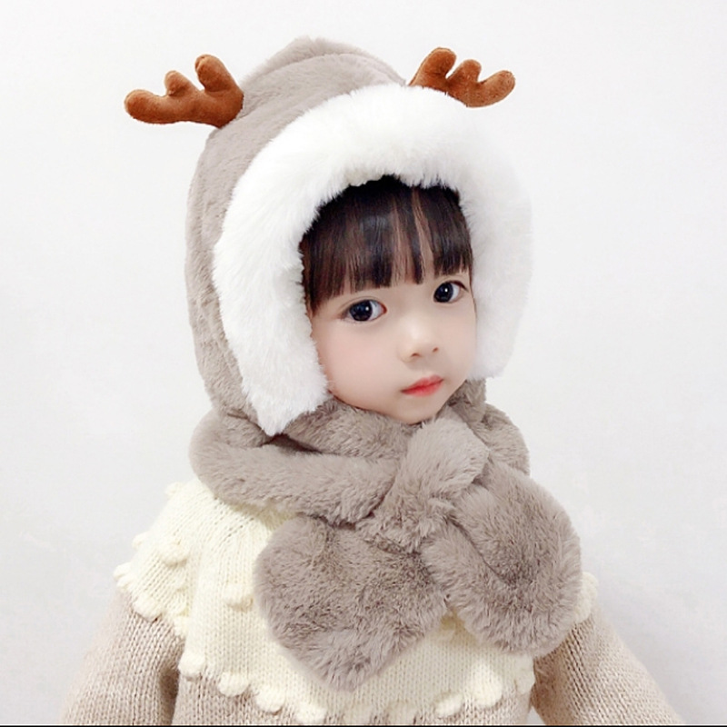Winter children's hat and scarf integrated, thick, warm, plush, cute baby, antler ear-protecting hat for girls Application Scenario