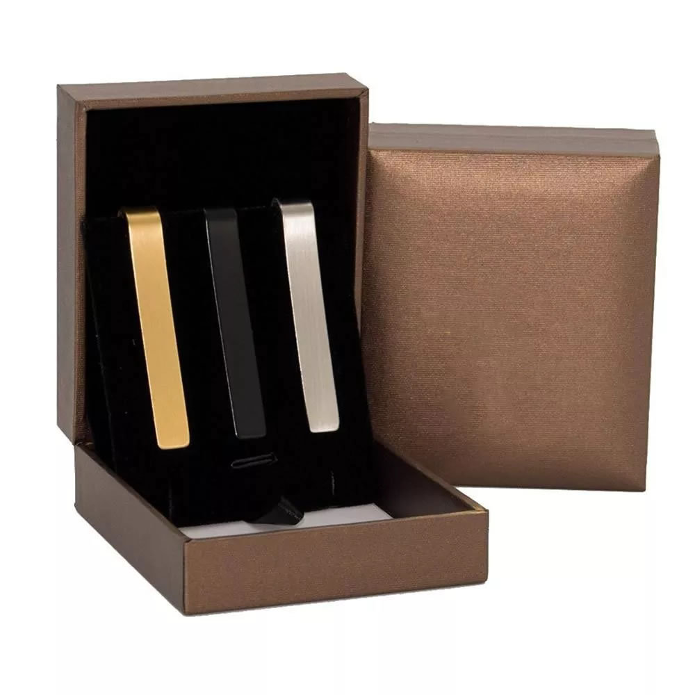 YB Yabin Cross-border Men's Tie Clips, stainless steel tie clips with personalized engraved logos, factory wholesale in stock Application Scenario