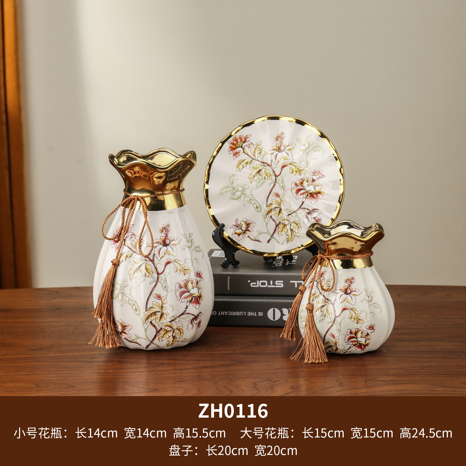 European-style ceramic plates, hanging plates, entrance hall handicrafts, TV cabinet decorations, wine cabinets, creative display items, 6 Golden castle vases Application Scenario