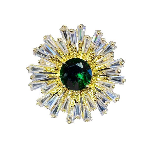 The new cross-border fashion chrysanthemum large-carat zircon small brooch exudes an elegant and leak-proof style, featuring a collar and corsage Item Picture