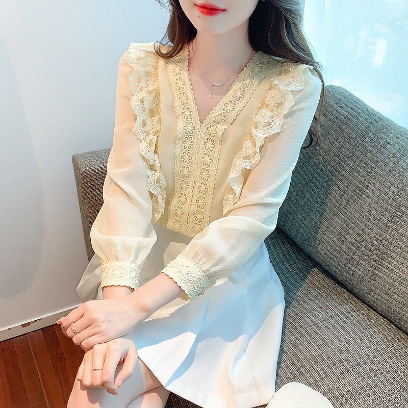 A new V-neck chiffon top for women in the 2022 autumn collection, with ruffled edges, is fashionable and beautiful. This small blouse makes you look slimmer