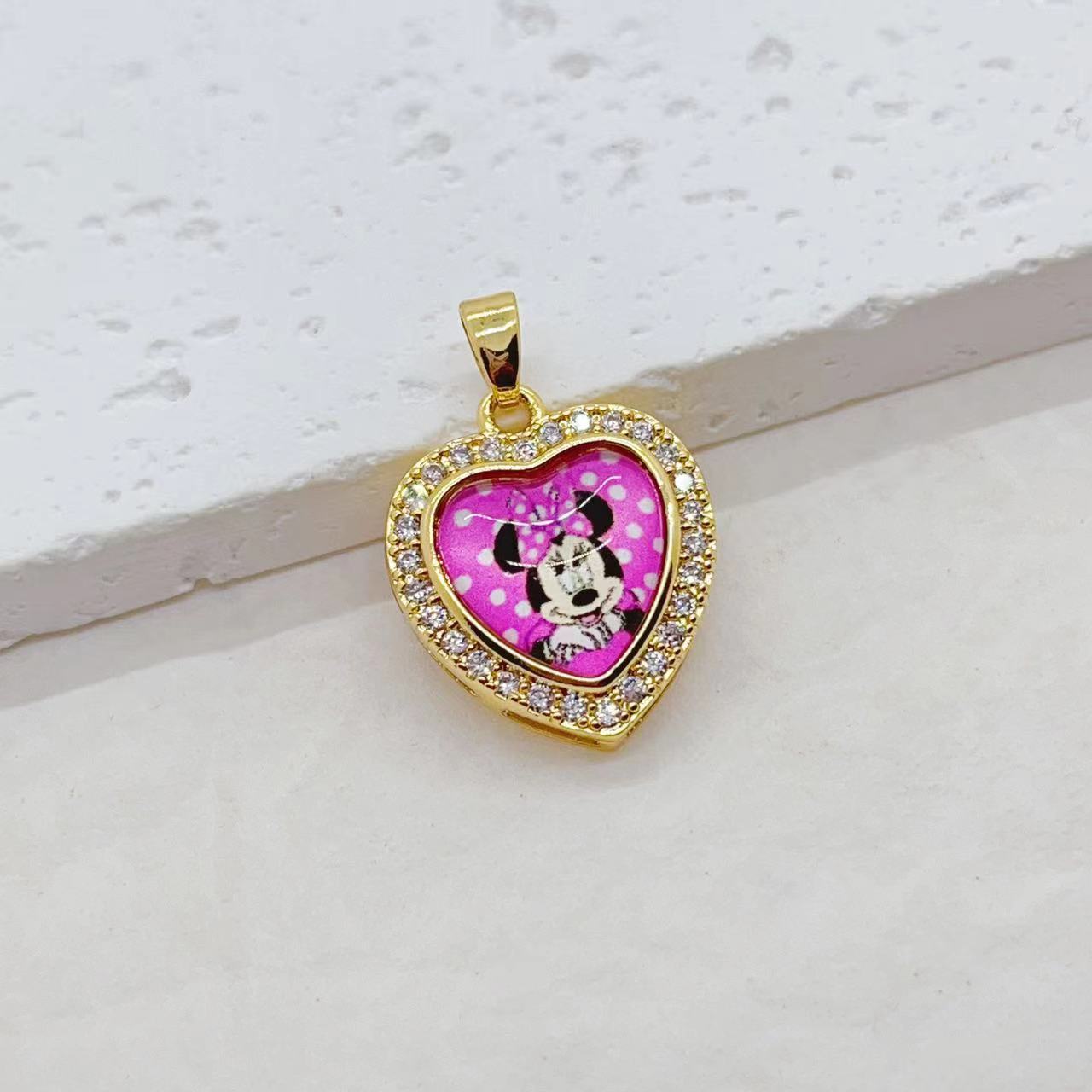 Pink heart Barbie pendant, pink animal pendant, diamond collarbone chain, versatile and sweet for women, electroplated 18K color retention Application Scenario