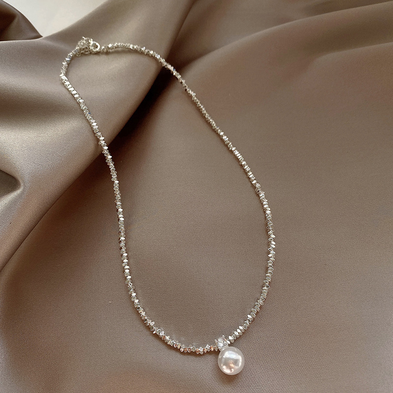 The light luxury and niche design of the silver pearl necklace exudes a feminine and high-end charm. The collarbone chain is a versatile and popular necklace accessory Specification image