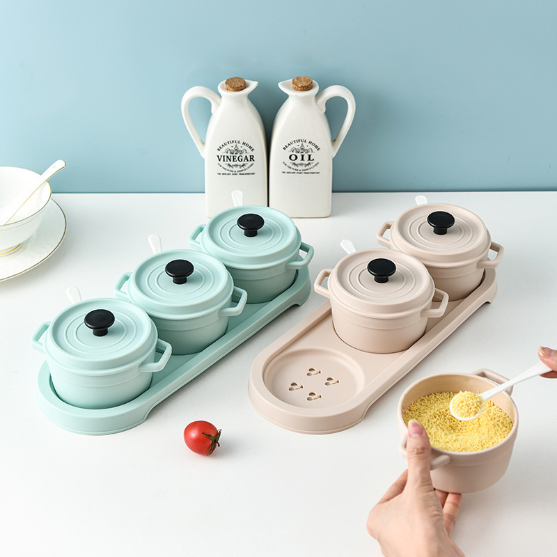 Household moisture-proof seasoning box with spoon