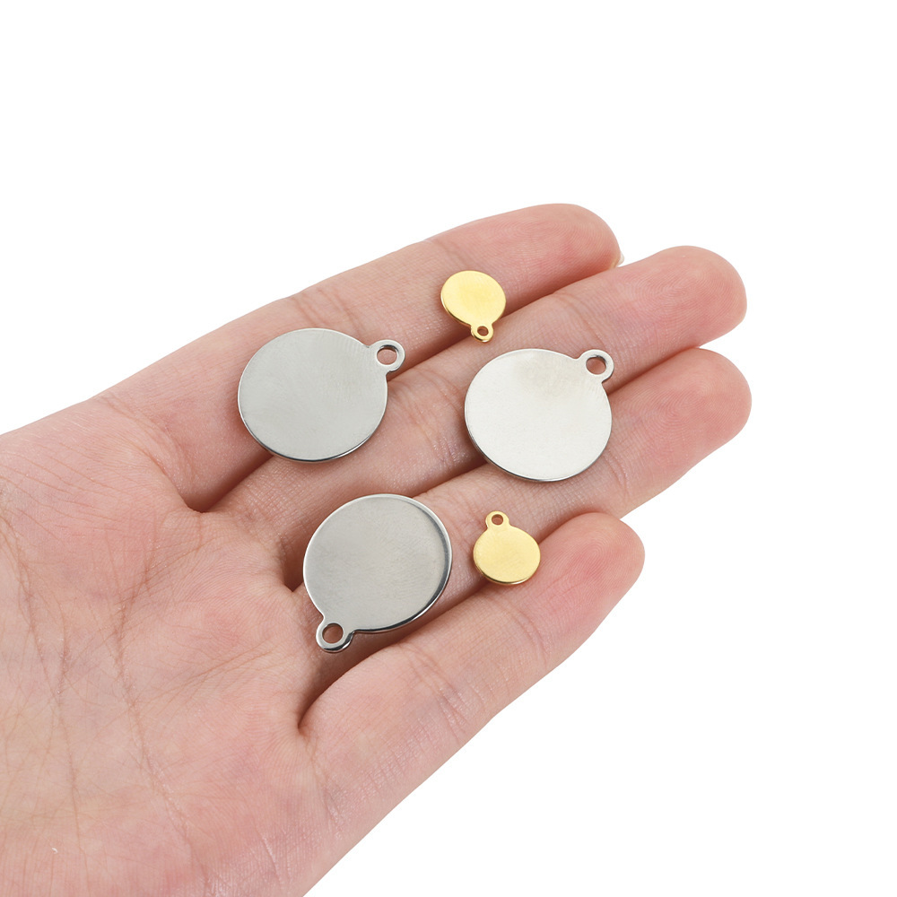 Metal pequeña etiqueta llavero colgante adorno colgante accesorios pet anti-pérdida etiqueta de equipaje rotulación láser numeración Item Picture