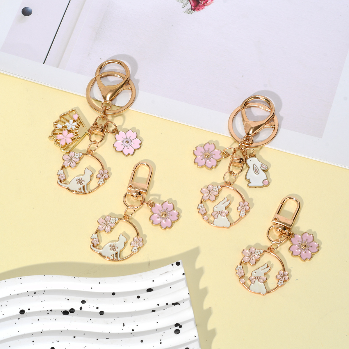 创意卡通可爱钥匙扣樱花兔子猫猫 ins背包书包挂件吊坠质感小礼物