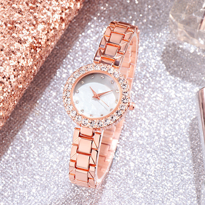New Women's Watch Five-Piece Set Of Tiktok Live Luxury Diamond Set Fashion Trend Quartz Watch Set Application Scenario
