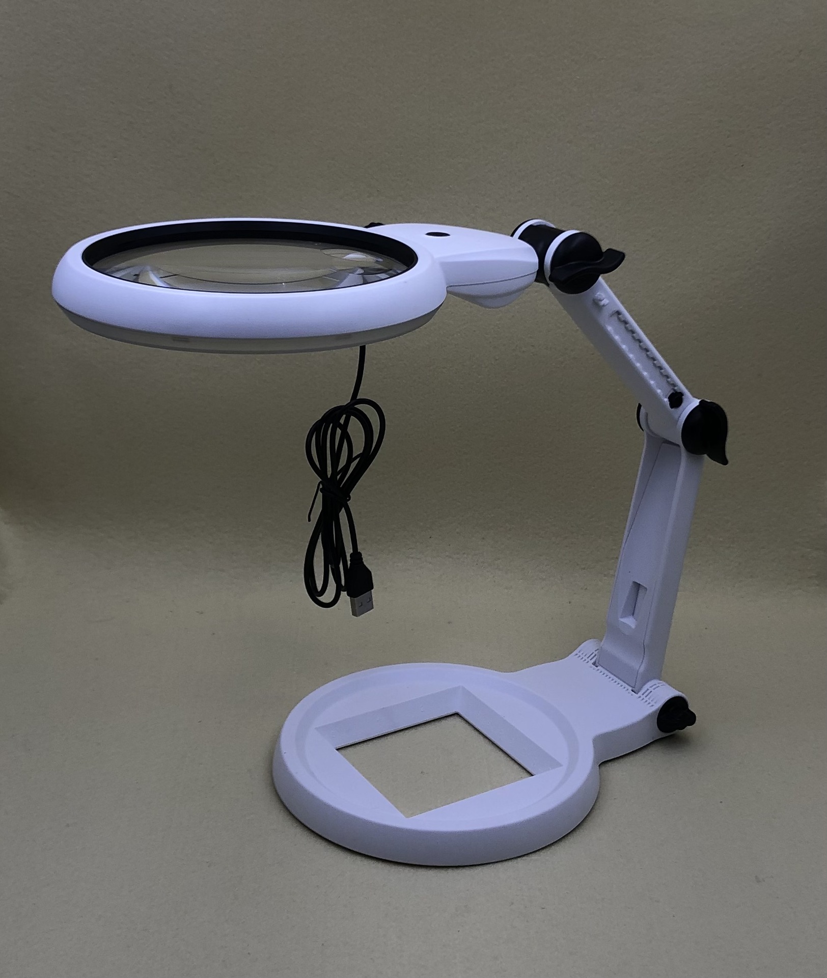 New 3B-1G folding handheld desktop with 18 LED lights, magnifying glass strap, mother mirror gift, magnifying glass for the elderly