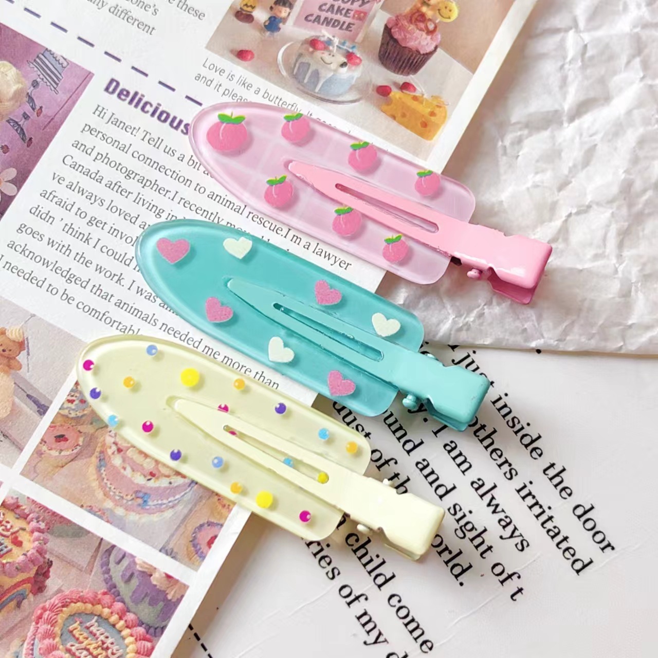 The new juice series of seamless hair clips features a fresh and cute candy-colored edge clip, a sweet fringe clip, and cosmetic color hair clips Application Scenario