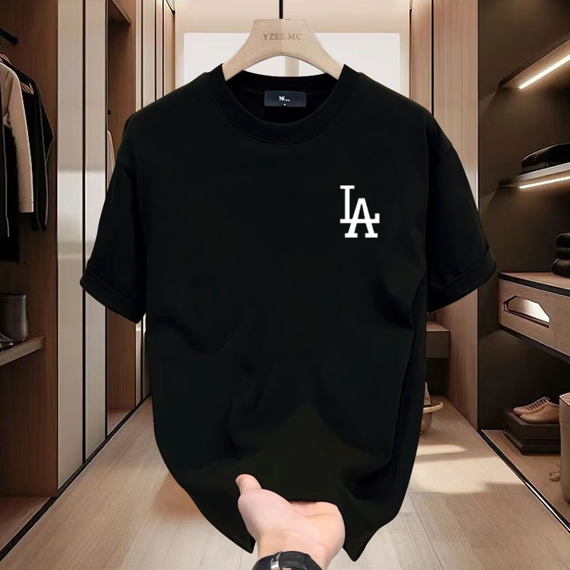 A new summer fashion brand for men in 2025, featuring a pure cotton, versatile short-sleeved T-shirt. It's a niche high-street American loose top details Picture