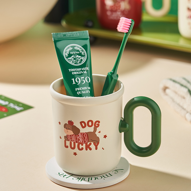 Red dog mouthwash cup, large-capacity cartoon dog plastic cup, Jianxi brushing cup, plastic washbasin cup wholesale details Picture