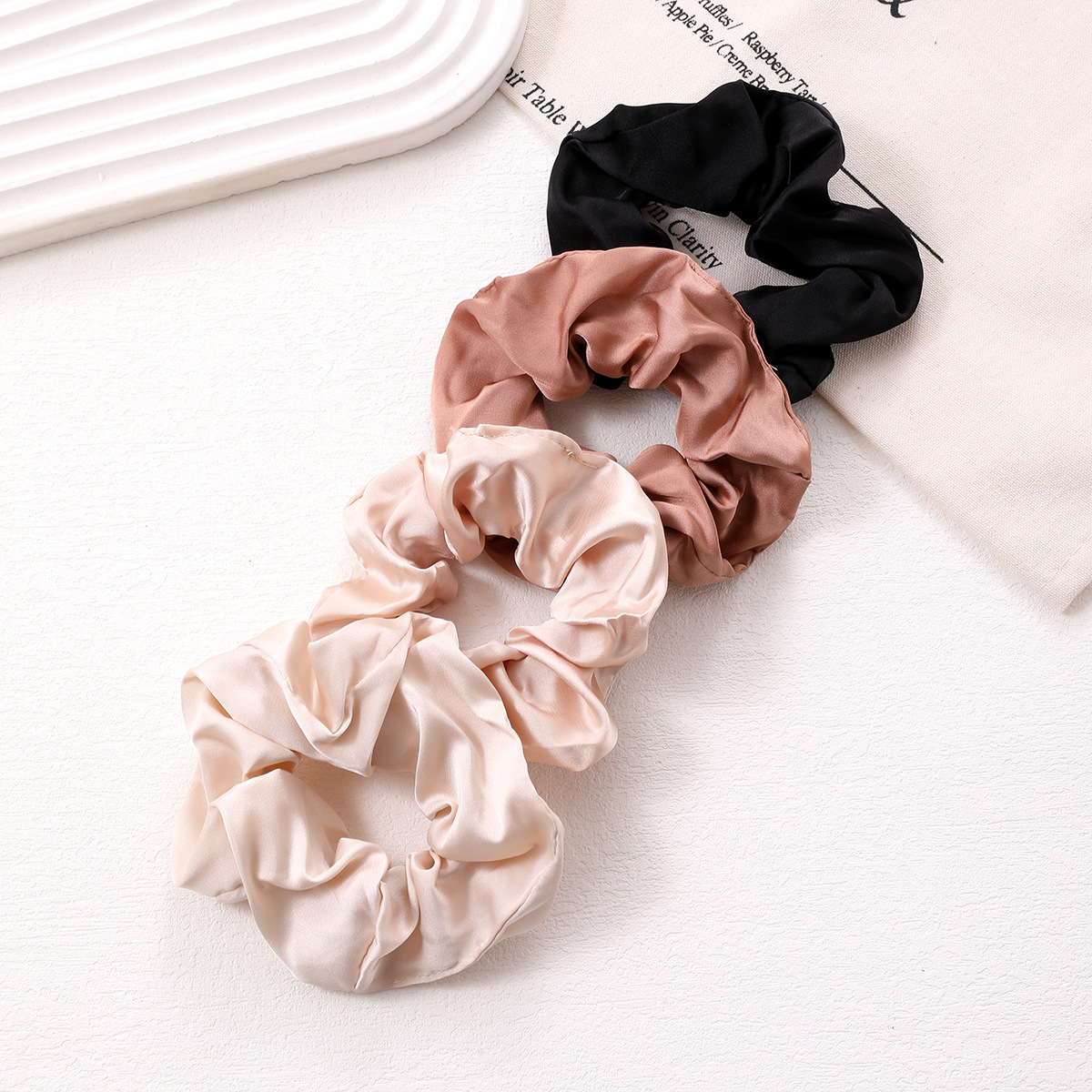 Amazon's best-selling colored fabric large intestine hair bands, women's headwear, elastic rubber band hair ties, and export hair ties Item Picture