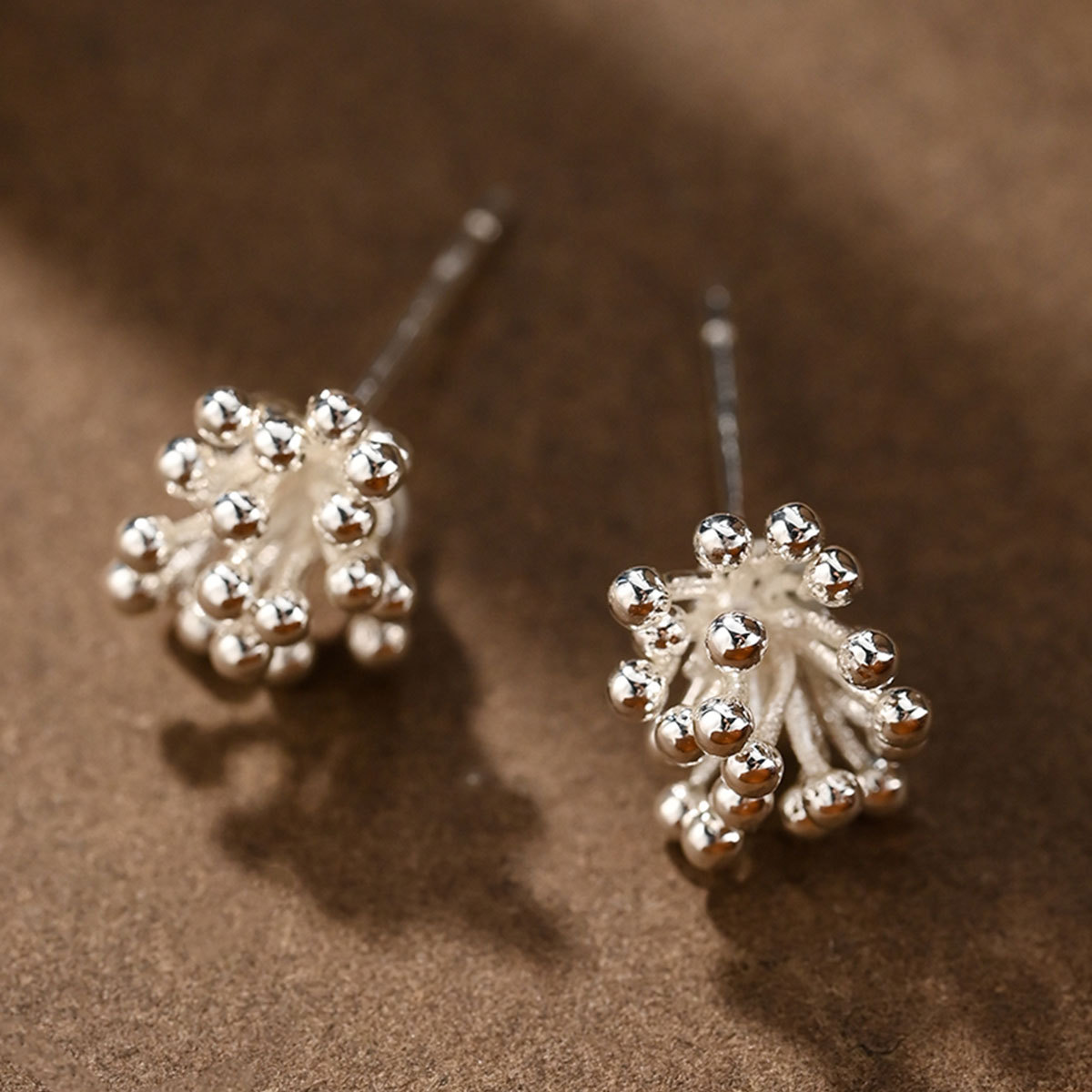 925 Silver Needle fashionable and elegant firework stud earrings, niche and simple design sense, high-end earrings, exquisite and versatile new earrings Specification image