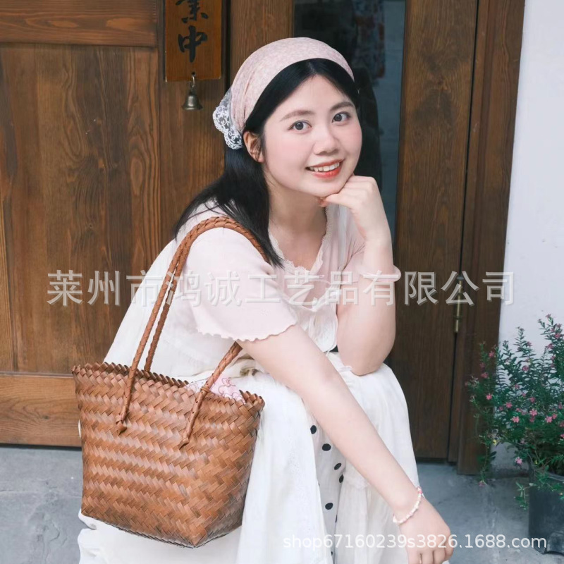 Imitation rattan and straw woven bag, versatile vegetable basket bag, long shoulder strap hand-woven bag, rattan handbag, single-shoulder backpack, women's bag Application Scenario