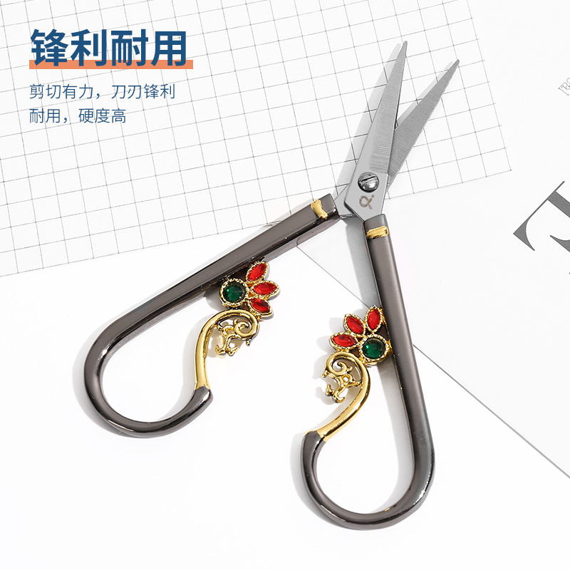 Amazon sells European-style vintage hollow-set diamond exquisite vintage scissors home handmade tea art small scissors embroidery scissors details Picture