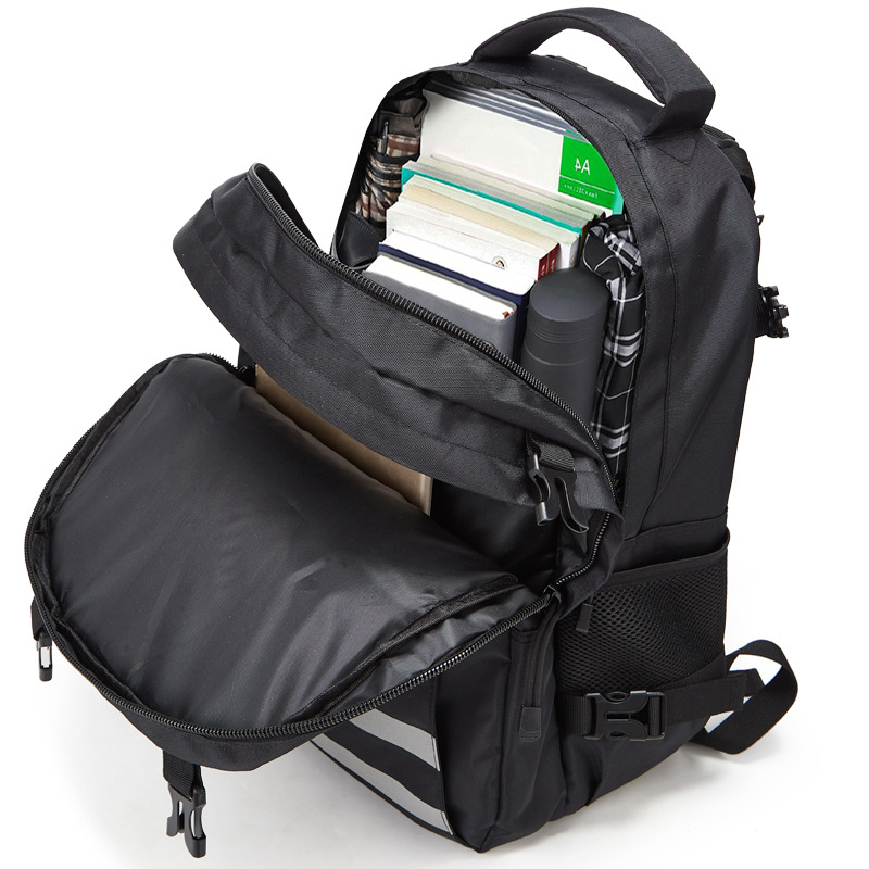 Wholesale of large-capacity men's backpacks, computer bags, new business trip school bags, travel backpacks and hiking bags Application Scenario