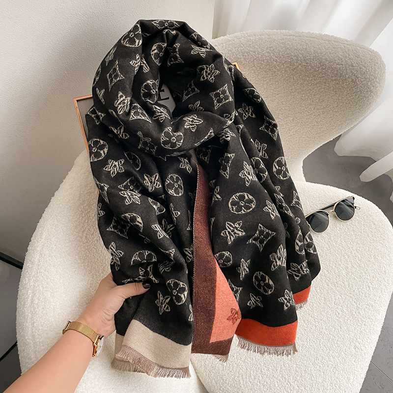 Europe And The United States Light Luxury Pentagram Scarf Women's Autumn And Winter Fashion Double-Sided Imitation Cashmere Scarf With A Warm Air Conditioning Cape Application Scenario