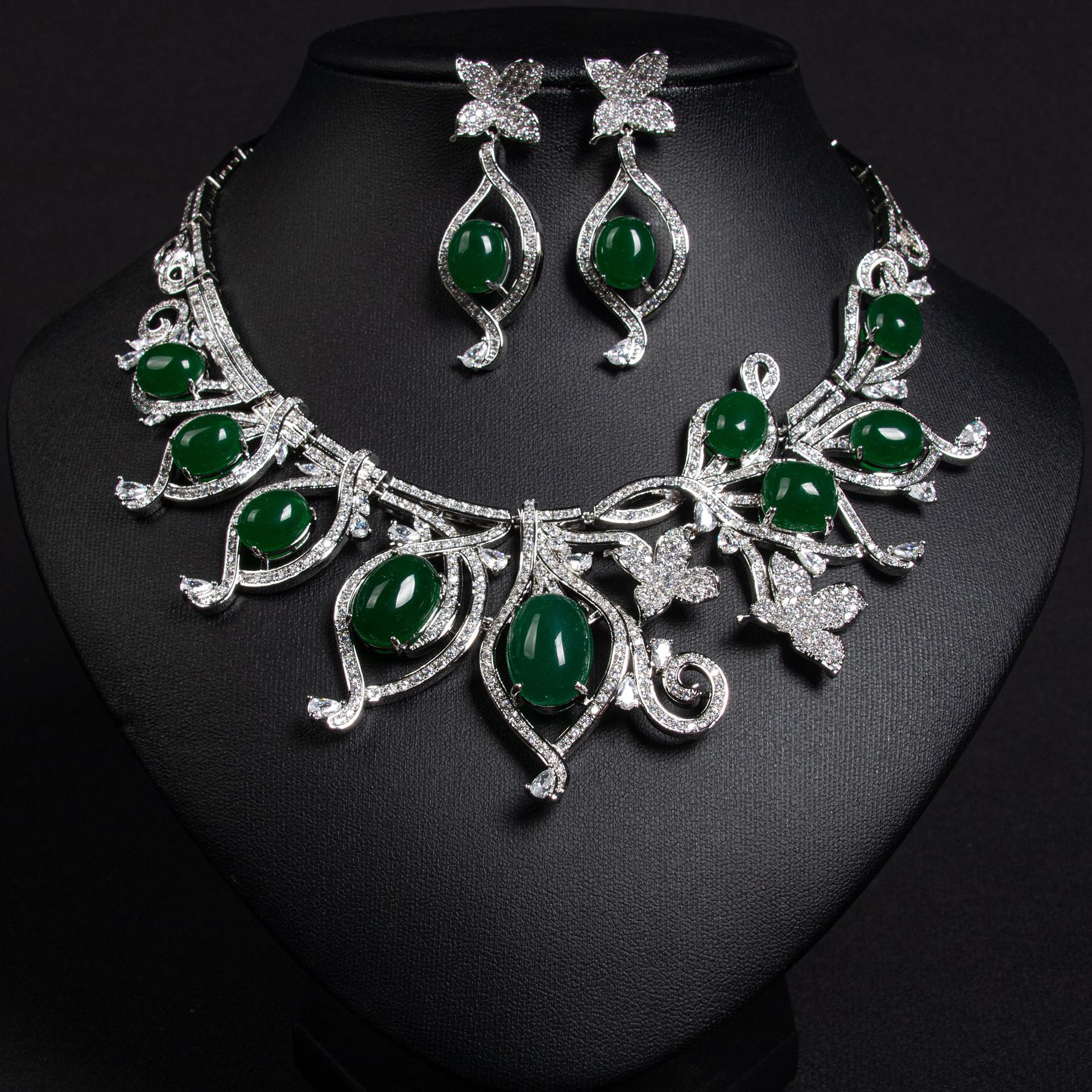 Cross-border Italian court retro iris flower large gemstone petal necklace Luxurious wedding dress accessory jewelry set for women Specification image
