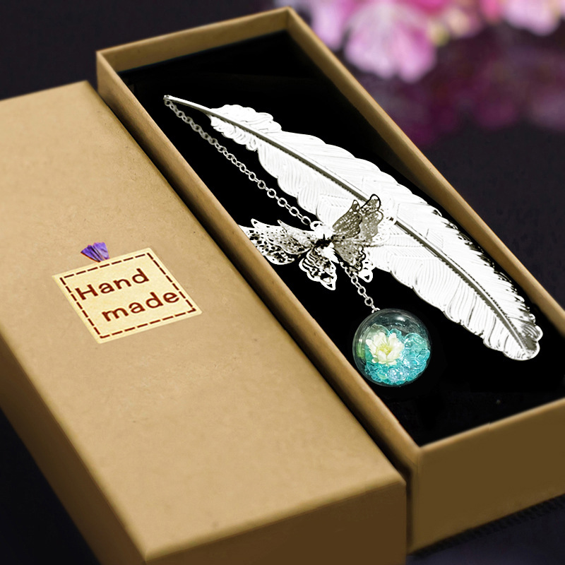 Chinese-style classical metal feather bookmarks, three-dimensional butterfly eternal flower, brass leaf vein bookmarks, learning stationery gifts Specification image