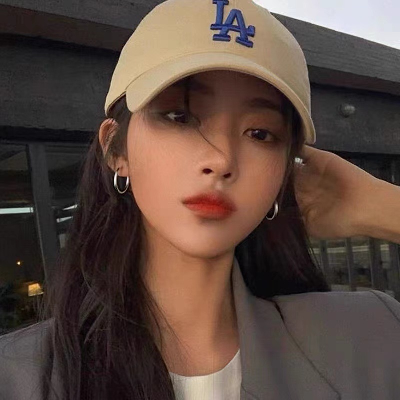 French-style earring, a niche design with a high-end feel, circular earrings that exude feminine quality, and exaggerated European and American earrings in a circular shape Specification image