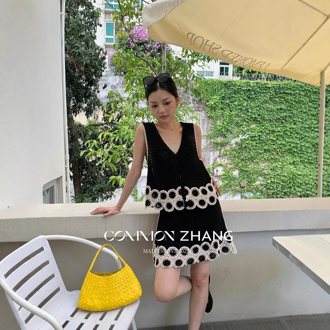 CZ ZHANG Summer French fashion Design sense floral embroidery black versatile low-waisted A-line short skirt B24109 details Picture