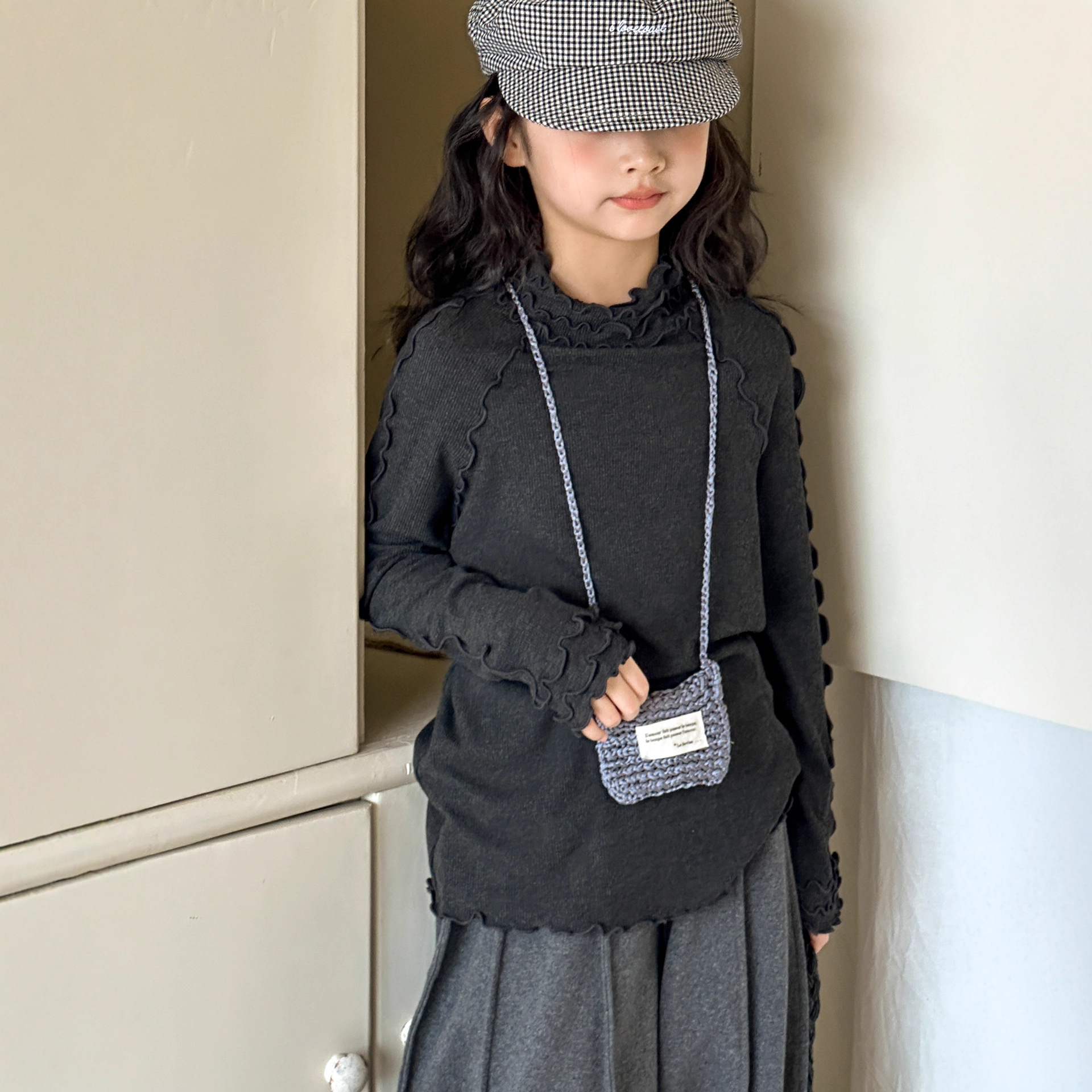 Little Red Fish Girls' base Shirt Spring and Autumn 2025 New early Autumn Outfit Children's top Parent-child outfit long-sleeved T-shirt Application Scenario