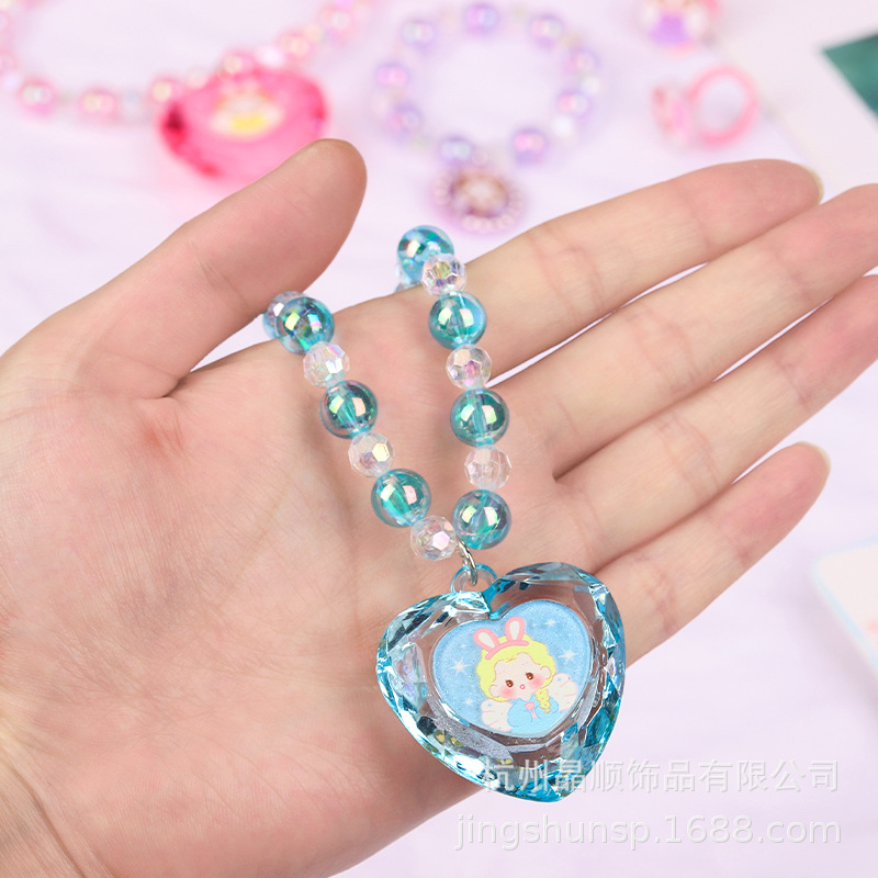 Cute Vitality Girl Glitter Necklace Three-Piece Set Ring Bracelet Beaded Cartoon All-In-One Children's Headpiece Application Scenario