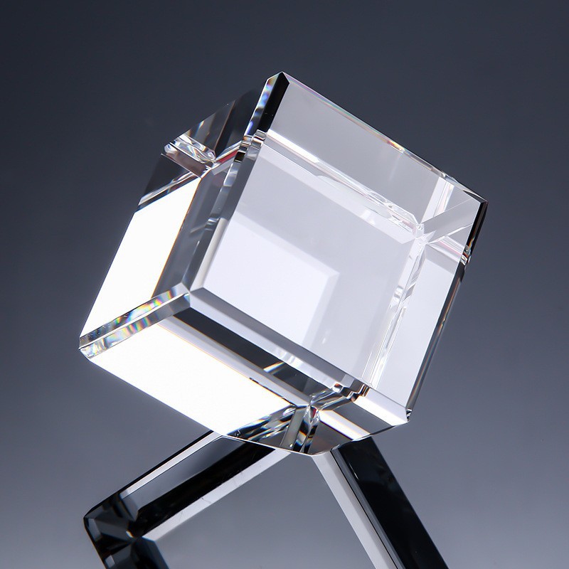 Crystal Trophy Medal K9 Square Cylinder Clear Embryo Logo Custom Cube Cube Shaped Base Carved Inside Specification drawing