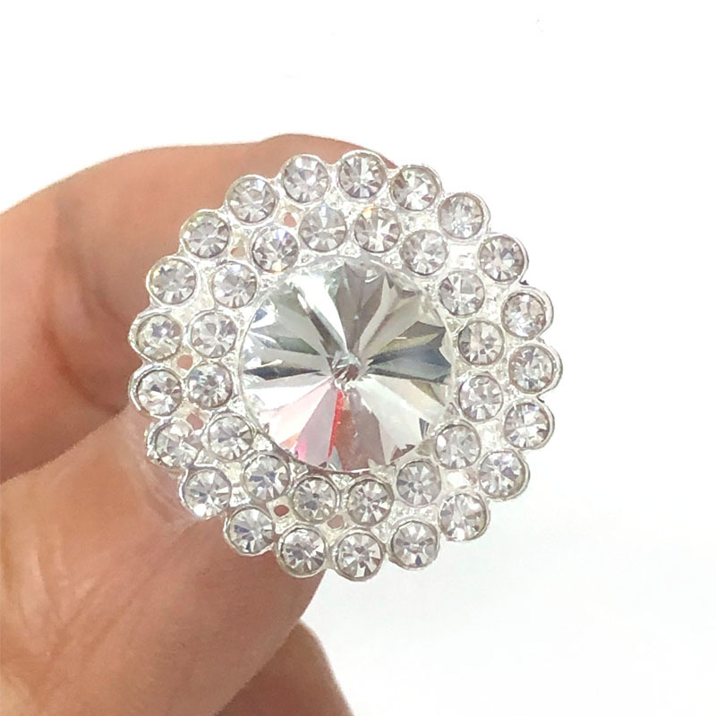 In-stock metal diamond hand-sewn buttons with diamond inlays, small chanel-style round diamond buttons, exquisite hand-sewn decorative buttons Item Picture