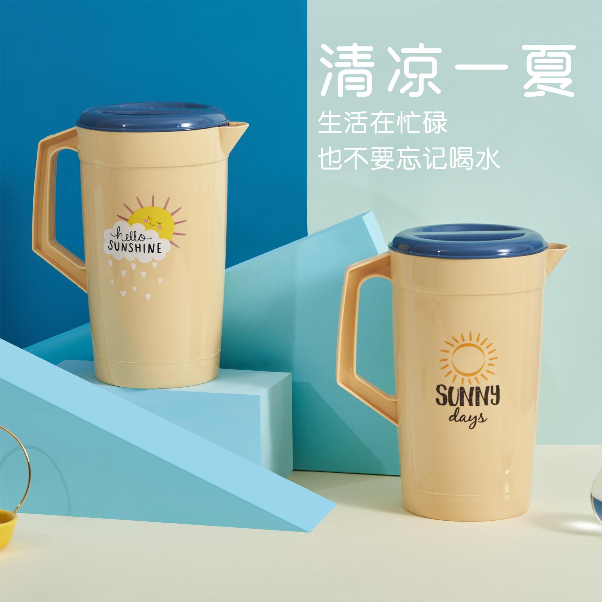 Plastic cold water kettles for tea makers and household milk tea shops, with a super large capacity for tying and cooling water kettles Application Scenario