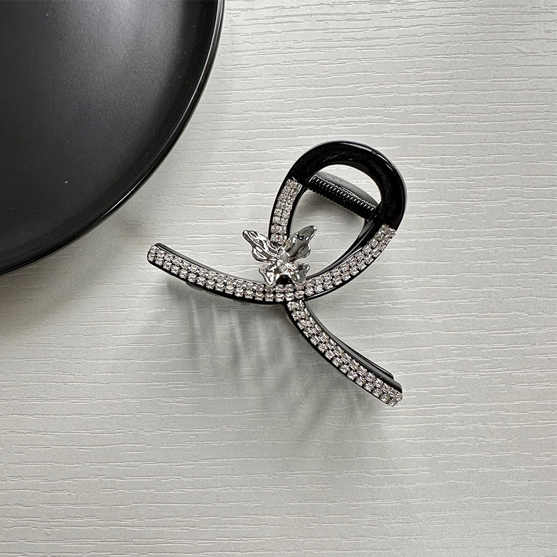 Korean Light Luxury Full Diamond And Word Shark Clip Female Back Of The Head Top Clip Crystal Petals Premium Touch Shark Clip Hair Accessories details Picture