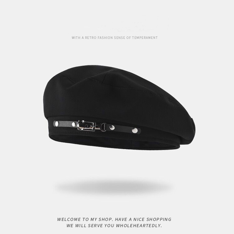 The black metal-clasp beret of the same style as Bai Lu, a retro British newsboy cap for women, a face-showing little painter hat, autumn and winter trend