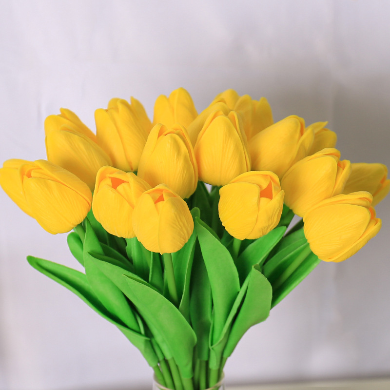 Cross Border Direct For Simulation Pu Mini Tulip Wedding Photography Shooting Props Family Party Decoration Fake Flowers Application Scenario