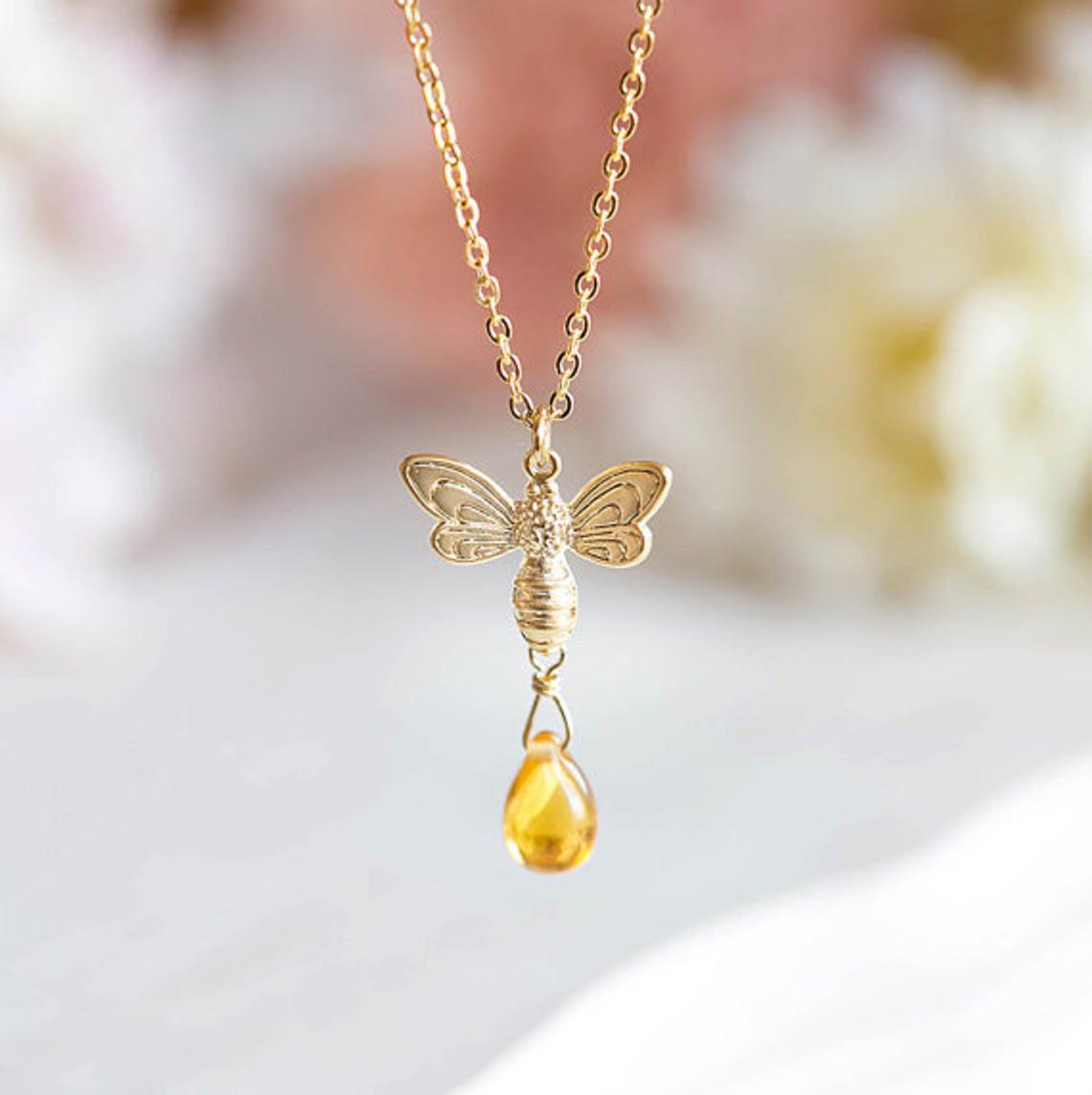 Wish Cross-Border Europe And The United States New Fashion Temperament Three-Dimensional Bee Necklace Simple Drop-Shaped Amber Jewelry Wholesale details Picture