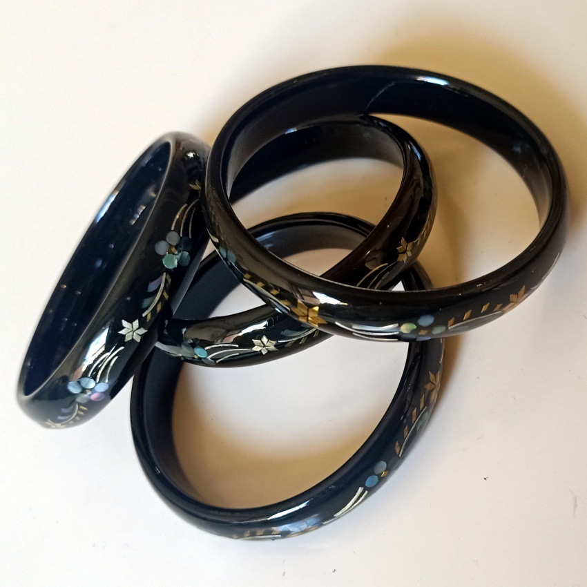 Hongyi Lacquer Bracelet, Mother-Of-Pearl Inlaid Black Lacquerware Bracelet, Inherits The Lacquer Art Of Handcrafted Ethnic Style Mother-Of-Pearl Inlaid Jewelry By Ladies details Picture