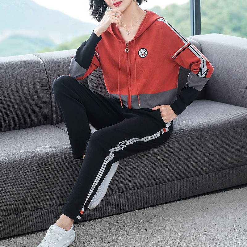 Fashion Autumn 2023 New Loose middle-aged mom knitwear two-piece sweatshirt casual sportswear set for women details Picture