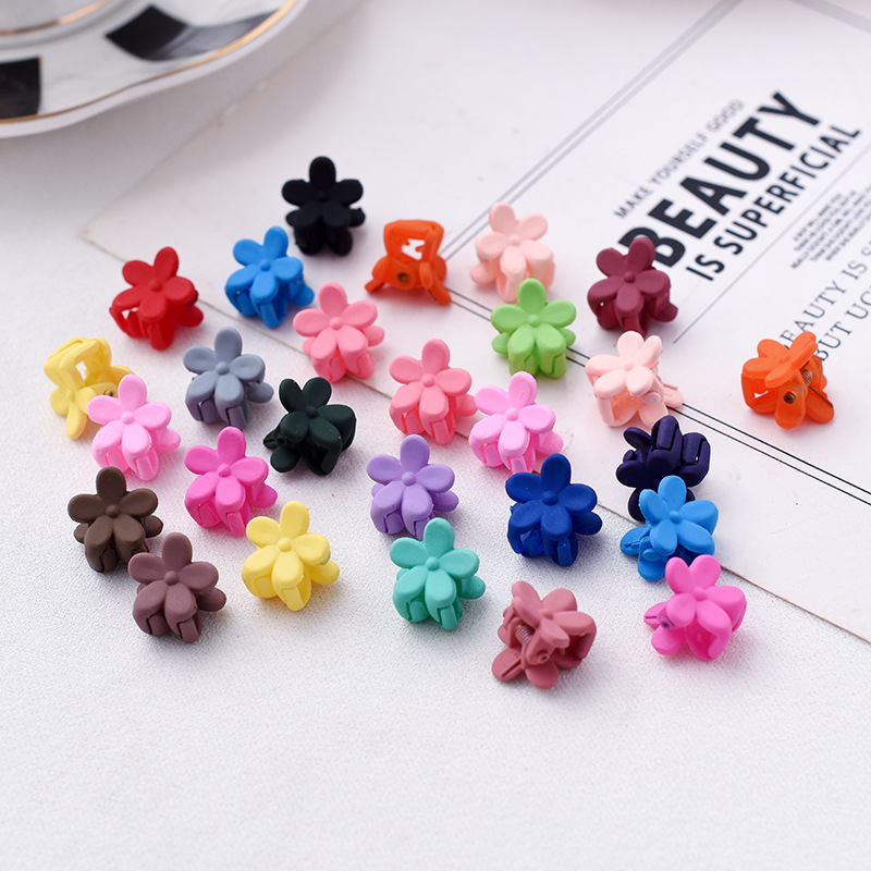 Cute little hair clips for children, small grab clips, cartoon hair clip clips for little girls, plum blossom matte plastic edge clips, hair accessories details Picture