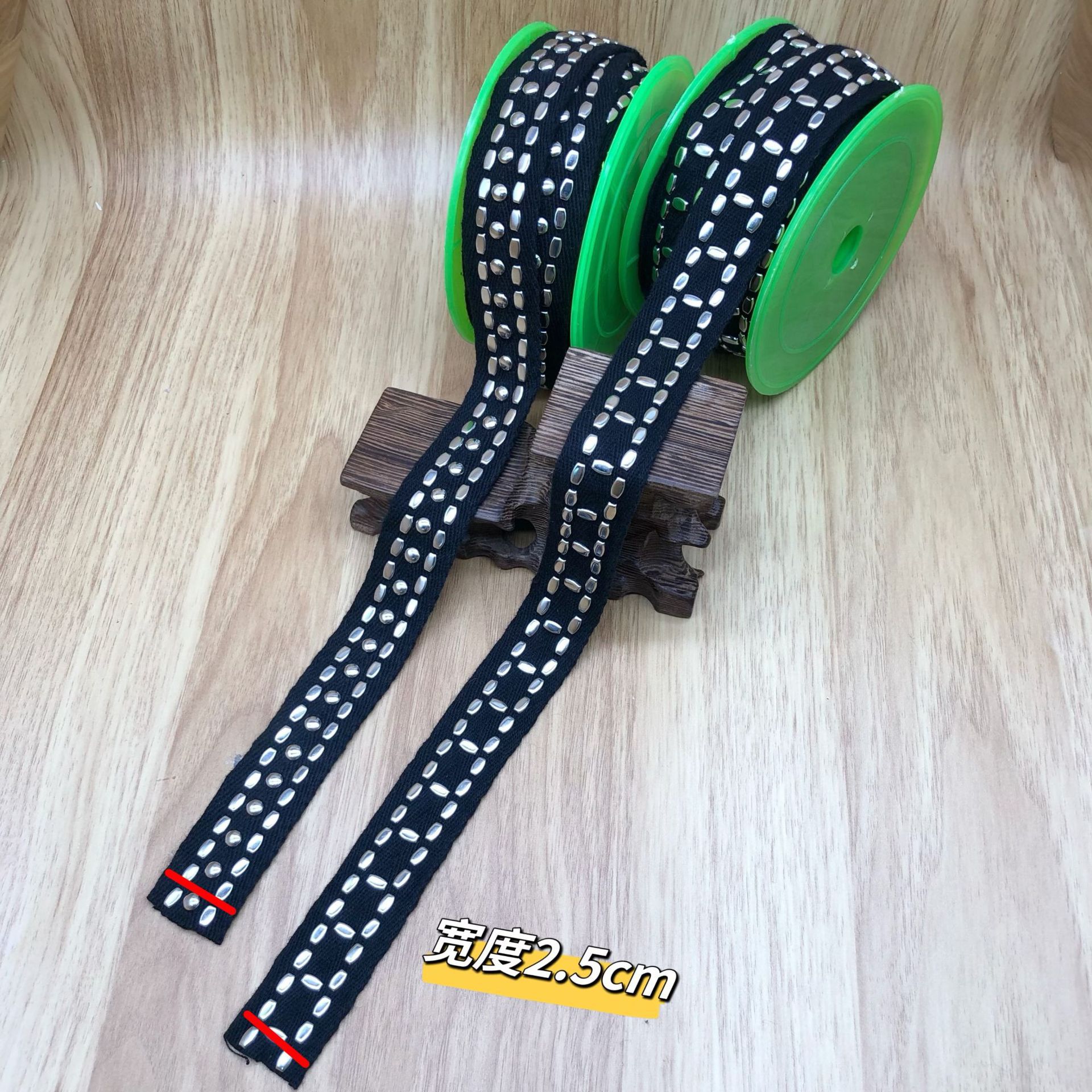 2023 New Herringbone Woven With Hat Bump Nail Clothing Accessories Lace Handmade Diy Silver Hardware Rivets details Picture